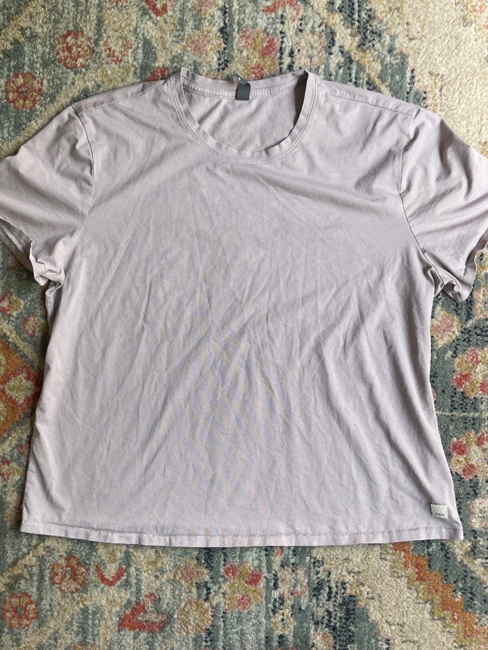 Vuori Short Sleeve tee medium light purple